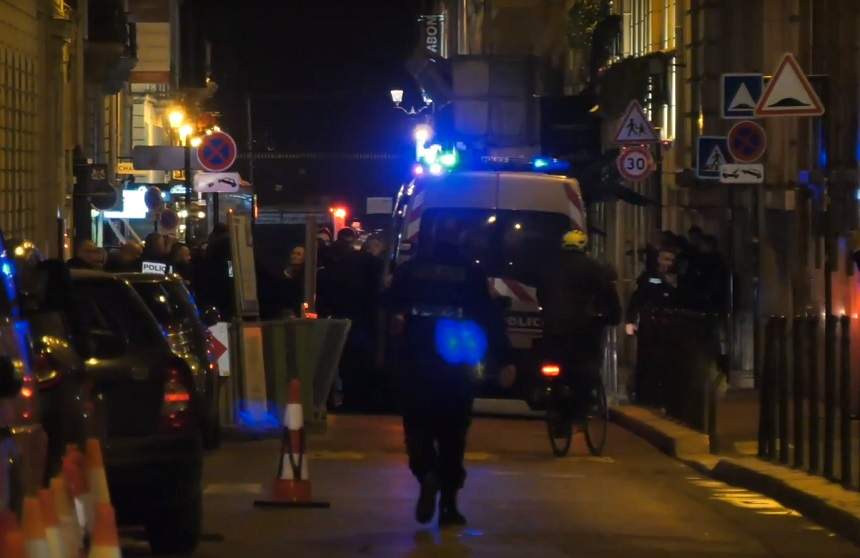 VIDEO / Panică la un hotel de lux! Hoți înarmați cu pistoale și topoare au furat bijuterii de o valoare colosală