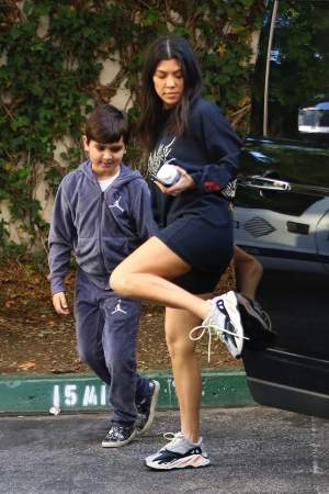 FOTO /  Kourtney Kardashian, aşa cum nu ai mai văzut-o! Sora mai mare a lui Kim Kardashian a renunţat la produsele cosmetice