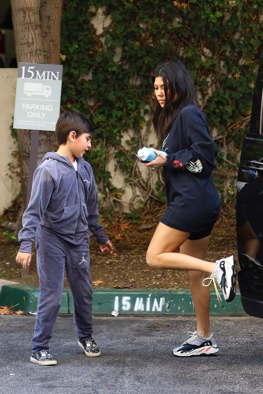 FOTO /  Kourtney Kardashian, aşa cum nu ai mai văzut-o! Sora mai mare a lui Kim Kardashian a renunţat la produsele cosmetice