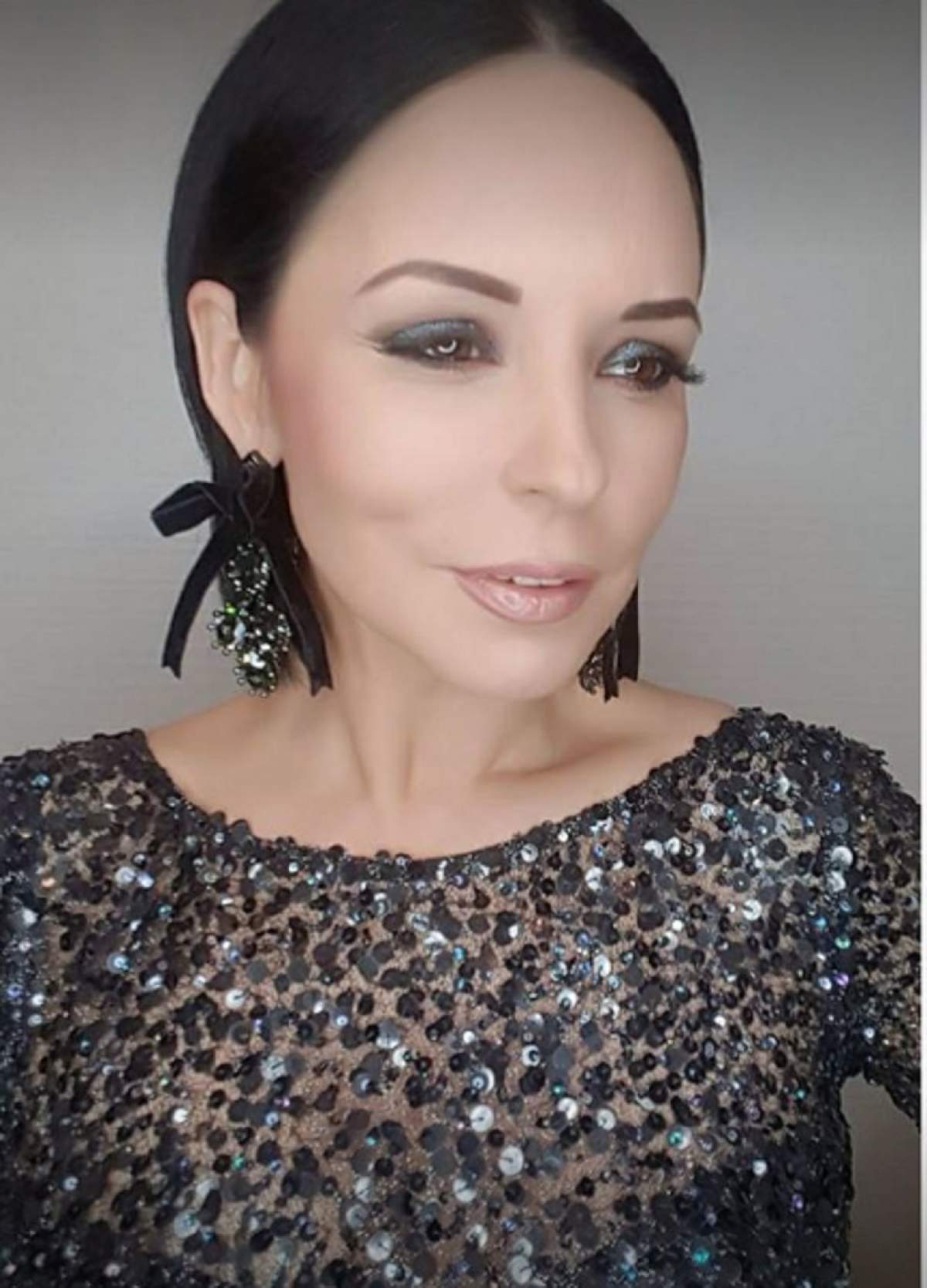 Andreea Marin "şi-a luat lumea-n cap"! "Iubeşte-te pe tine însuţi". Cum s-a fotografiat vedeta