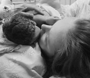 Ioana Maria Moldovan a născut un băieţel perfect sănătos! Prima imagine cu micuţul