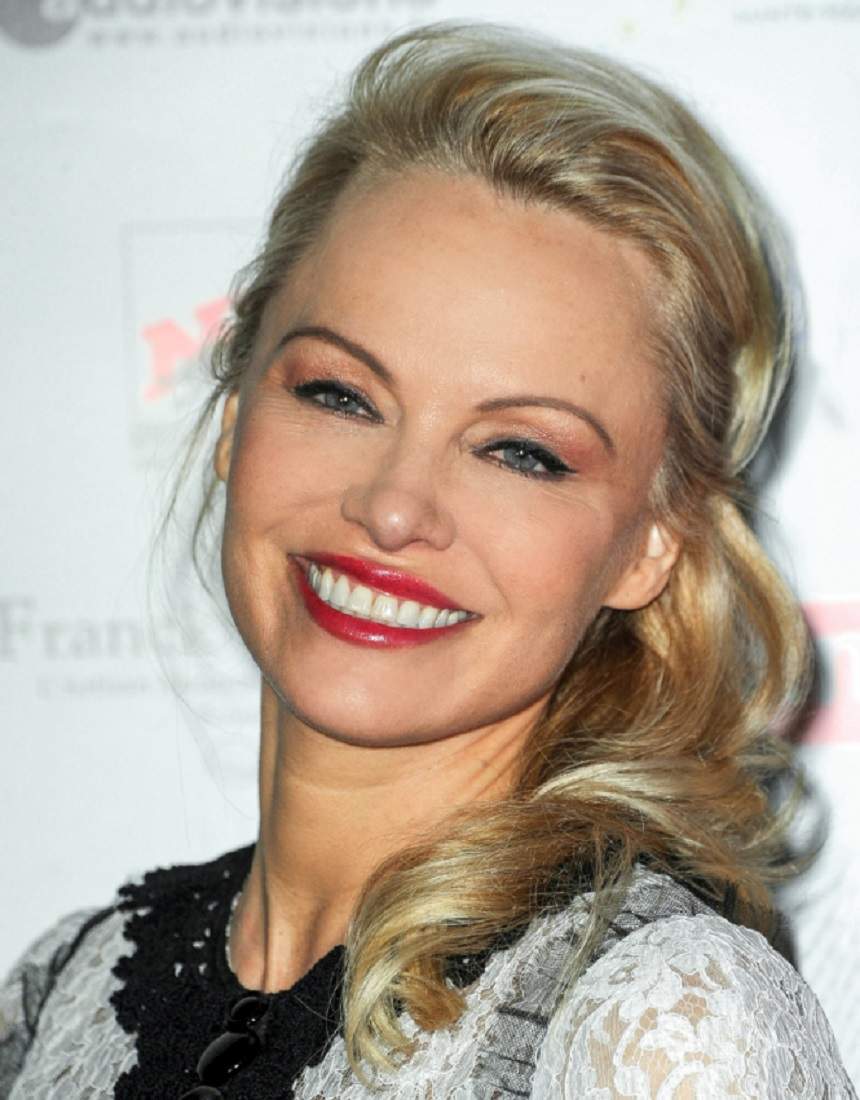 FOTO / Pamela Anderson, mai sexy ca niciodată! Are 50 de ani, dar a înnebunit bărbaţii cu apariţia ei super hot