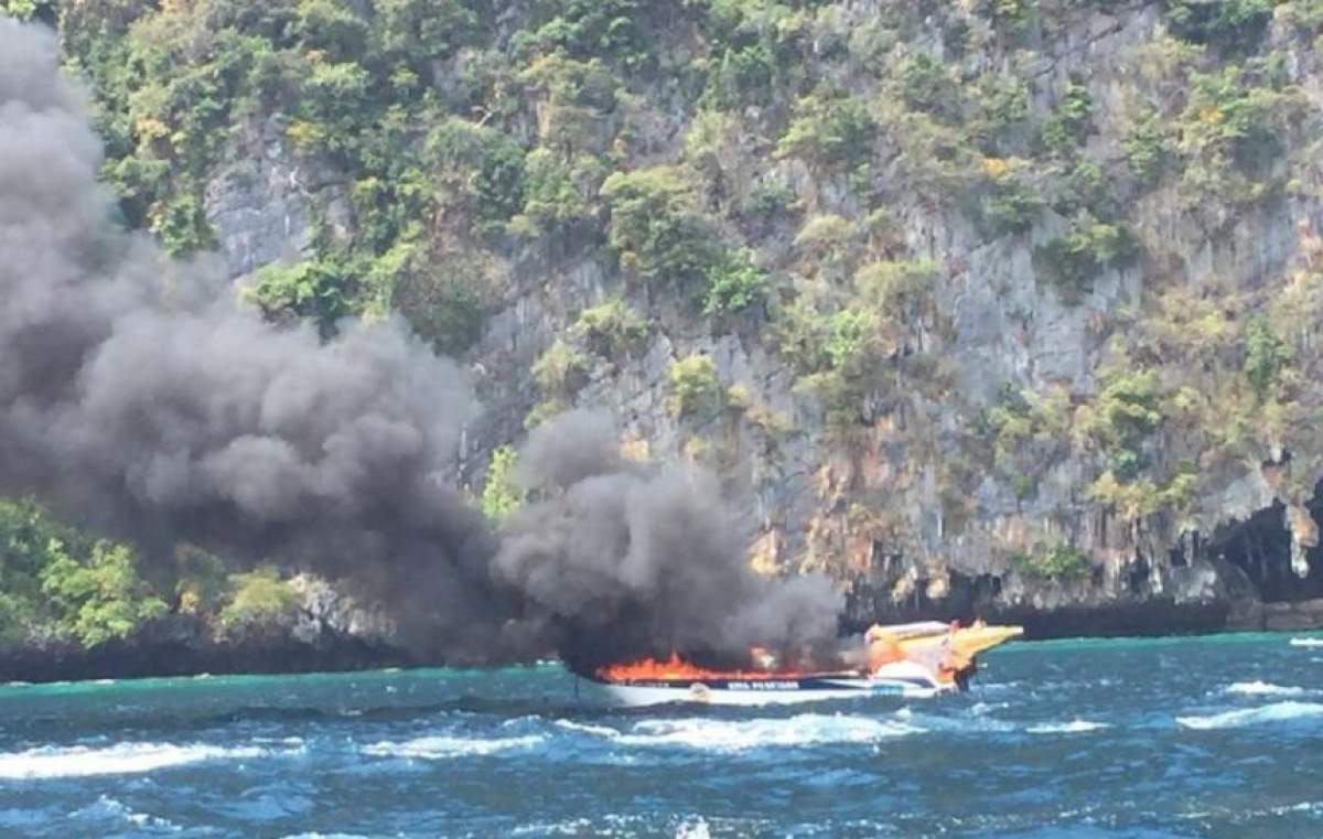 O ambarcaţiune cu 31 de oameni la bord a explodat. Răniţii sunt în stare gravă
