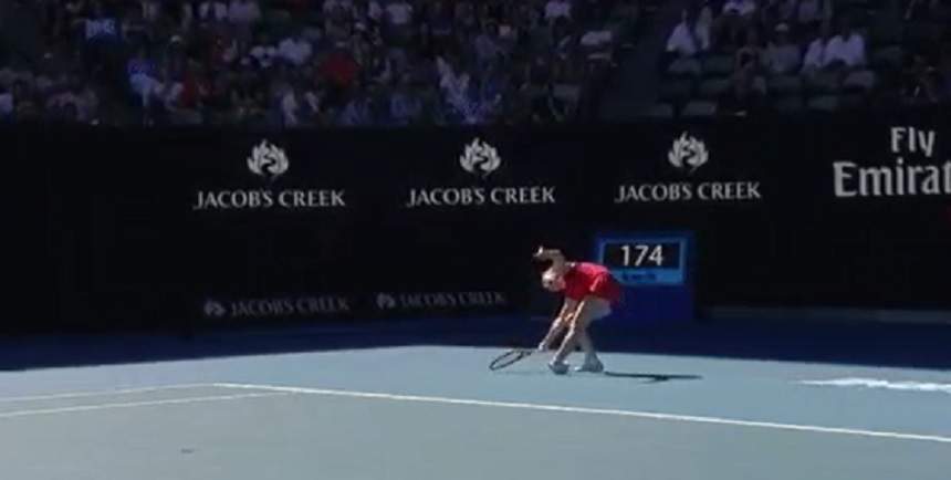 FOTO & VIDEO / Simona Halep s-a calificat  în turul II la Australian Open! A suferit o accidentare teribilă!