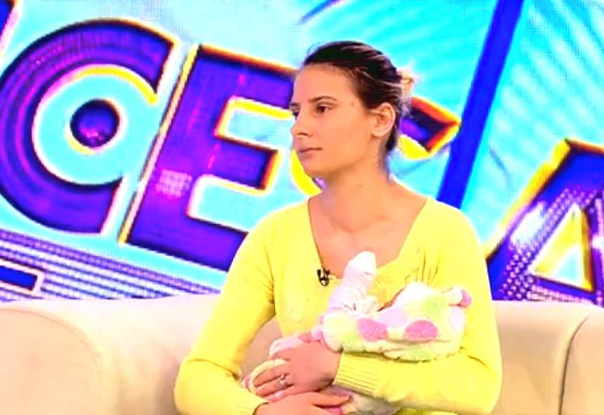 VIDEO / Copilă-mămică în vârstă de 19 ani, traficată de soţ? Simona Gherghe a reacţionat imediat cum a văzut bebeluşul