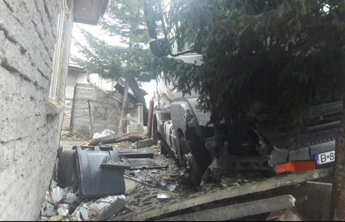 Zeci de oameni evacuaţi din case, în Braşov! Pericol de explozie