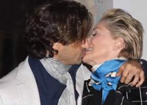 FOTO / Sharon Stone are un nou iubit! Vedeta de 59 de ani s-a sărutat cu el în văzul tuturor