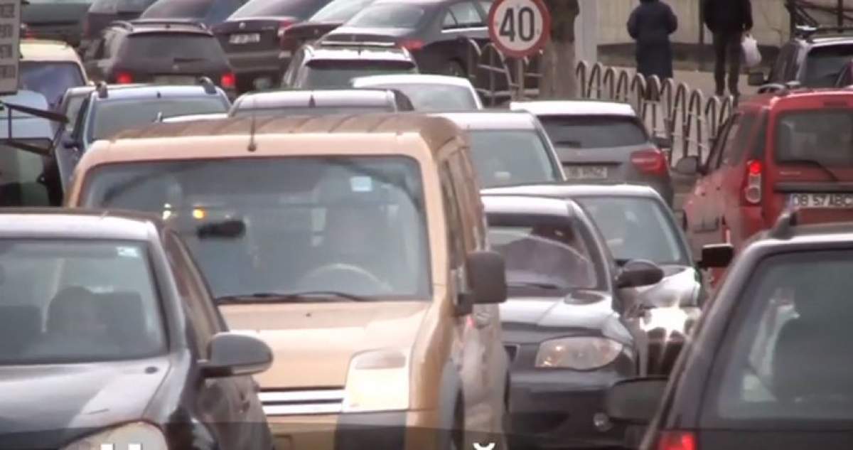 VIDEO / Prăpăd marți după-amiază pe drumul spre Capitală. Mii de șoferi au fost la capătul răbdării
