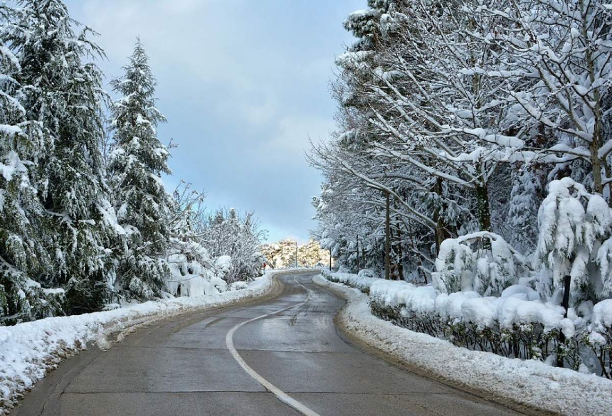 Anunţ din partea meteorologilor! E cod galben de ceaţă, chiciură şi polei