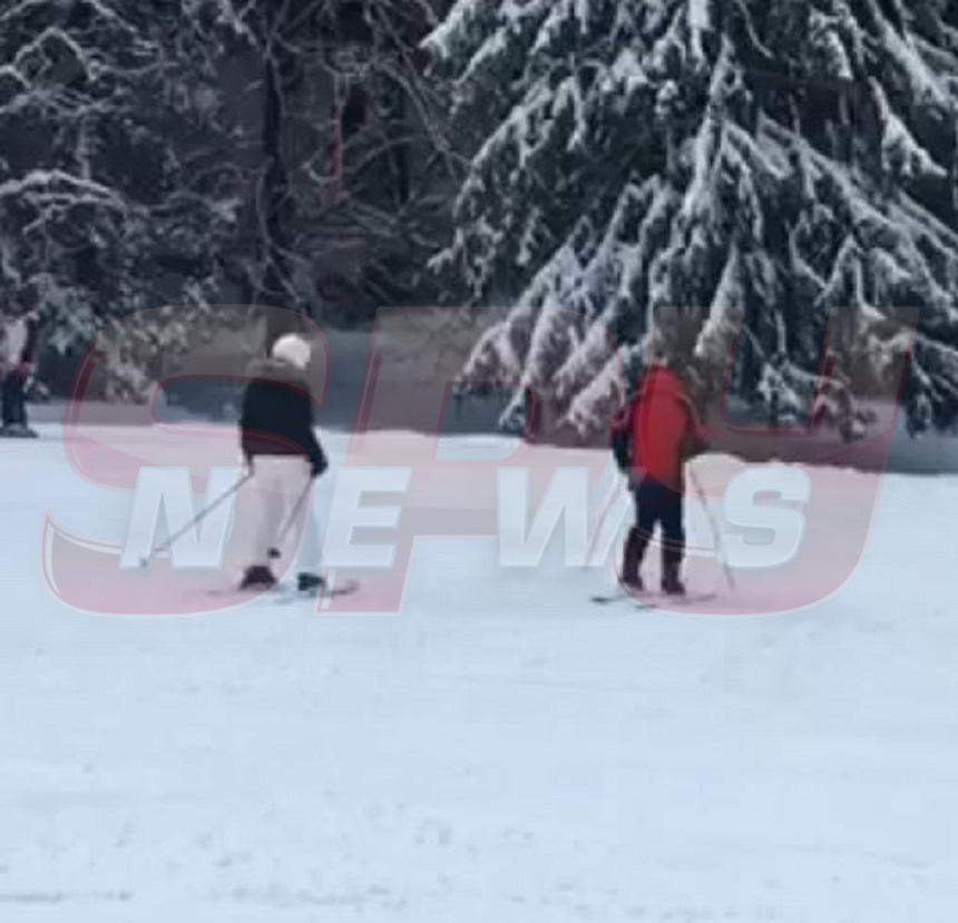 Video / Raluca de la Bambi a fost tăvălită în zăpadă de i-au sărit fulgii! Declarații EXCLUSIVE