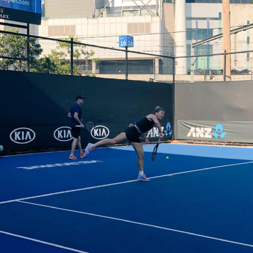 FOTO & VIDEO / Simona Halep a pierdut finala de la Australian Open! Caroline Wozniacki este lider WTA!