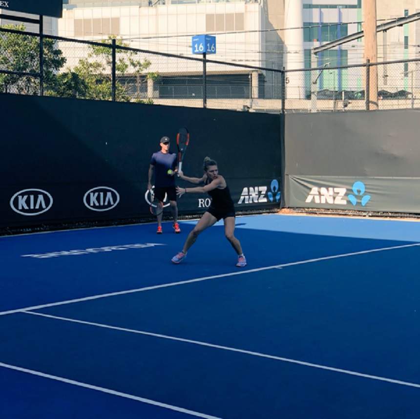 FOTO & VIDEO / Simona Halep a pierdut finala de la Australian Open! Caroline Wozniacki este lider WTA!