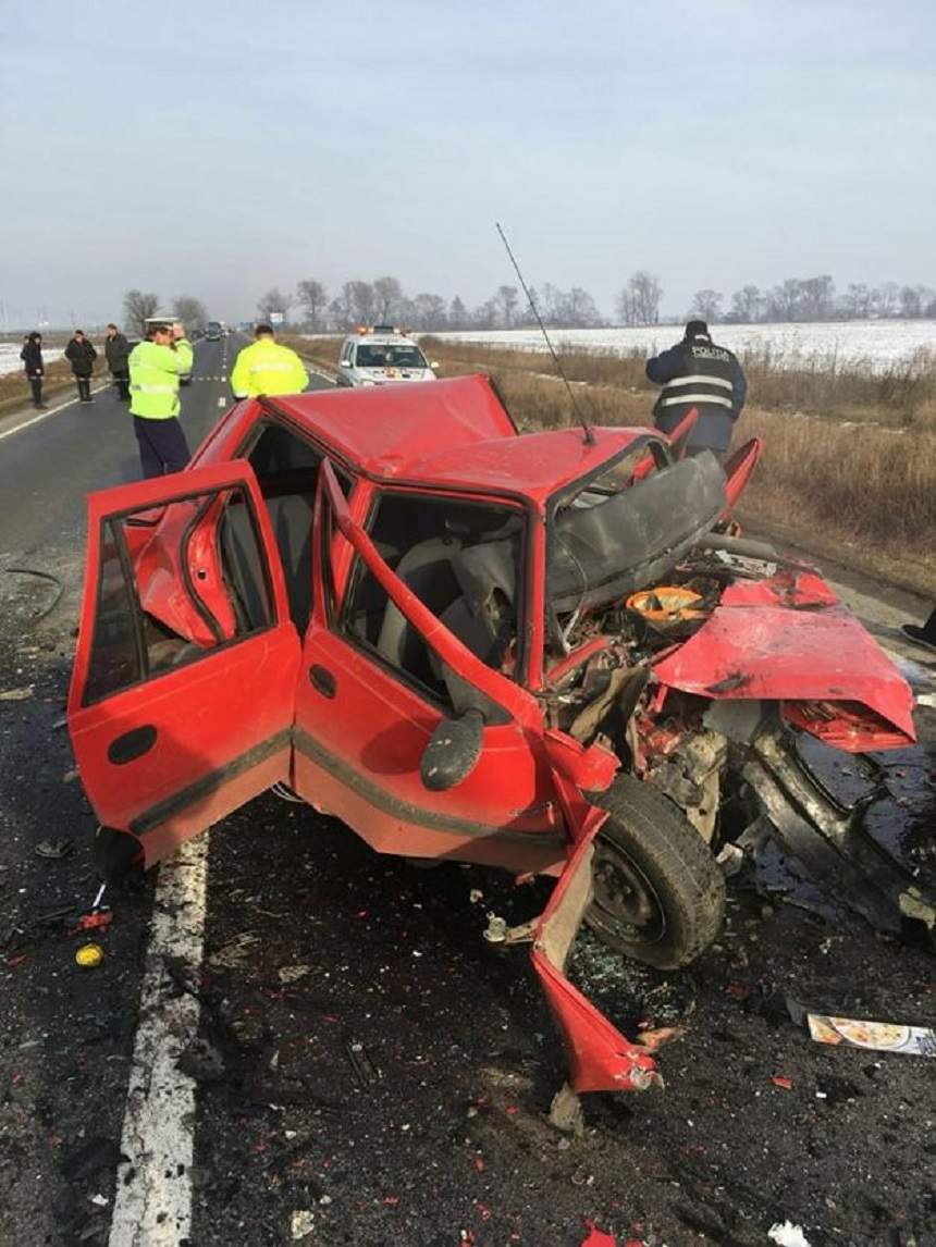 Trei persoane au murit într-un teribil accident pe DN 7. Un băiat de doar 19 ani se află printre victime