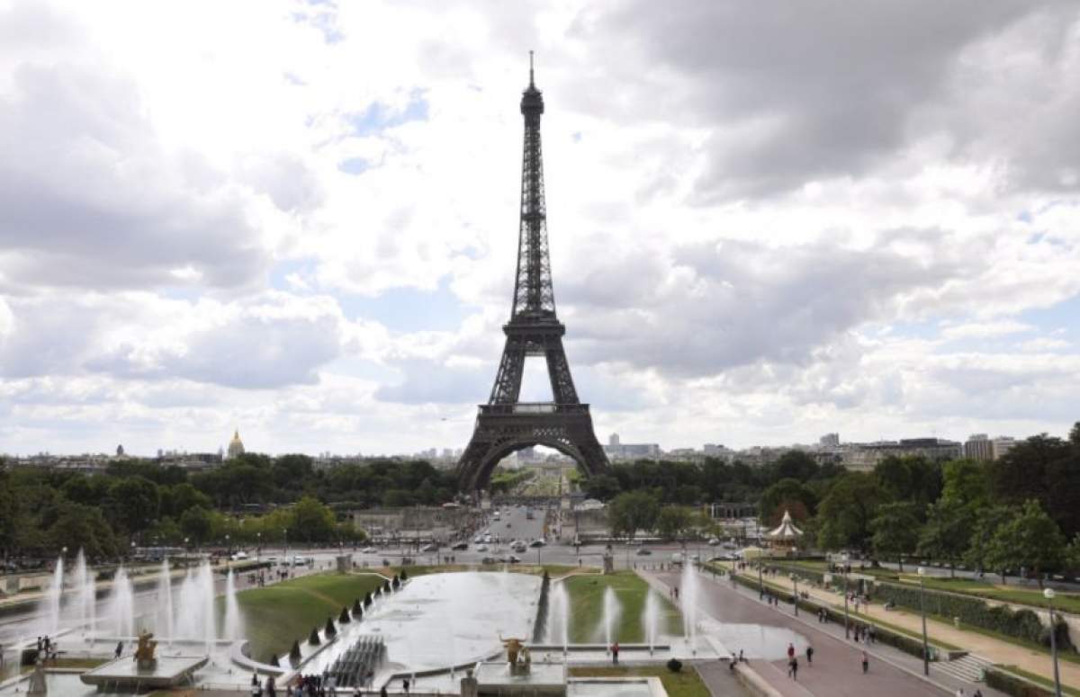 Veşti dure pentru turiştii care vizitează Parisul. Situaţia din Franţa le-a schimbat toate planurile