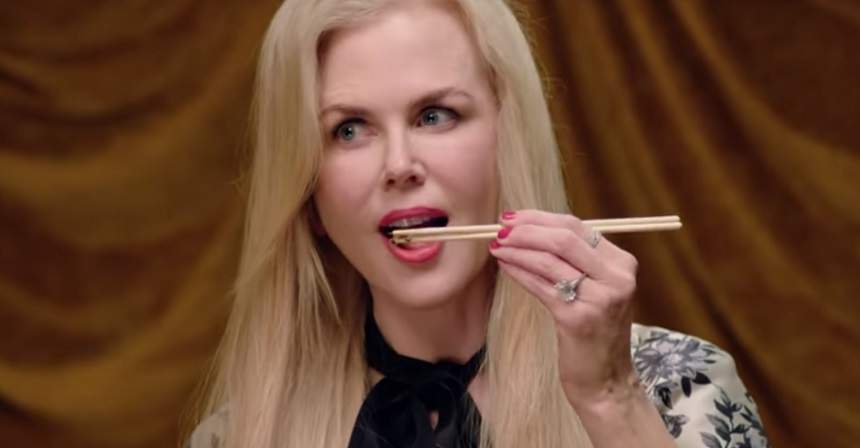 VIDEO scârbos /  Nicole Kidman are o plăcere nebună în a mânca tot felul de insecte. Actriţa a făcut şi o demonstraţie