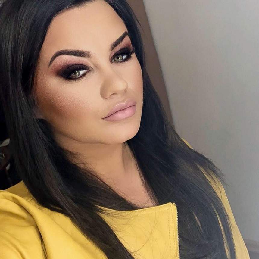 Sexy cântăreaţa comparată cu Denisa Răducu, mesaj dur pentru femeile-breloc: "De succes eşti când îţi plăteşti singură facturile"