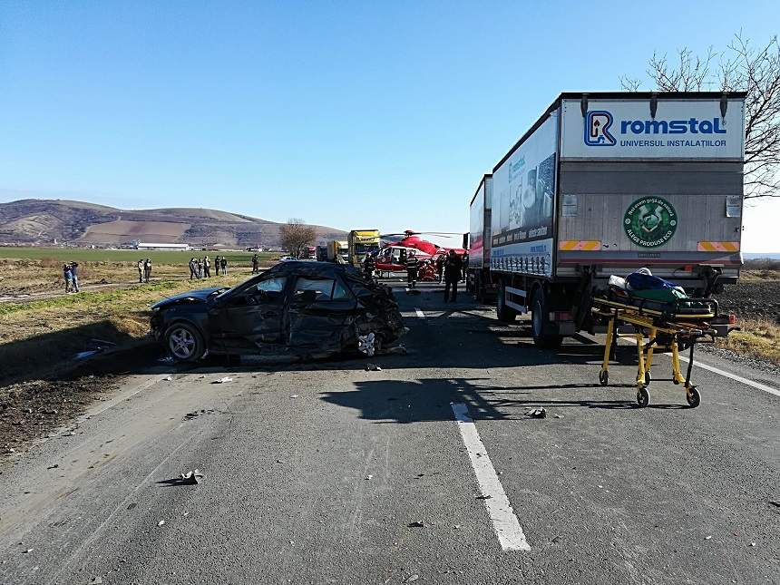 Accident teribil în Arad! Un tânăr de 19 ani a murit şi un altul de 23 de ani a fost grav rănit