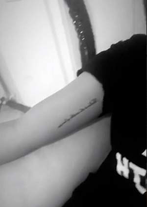VIDEO / Betty Salam s-a tatuat! Fiica lui Florin Salam s-a umplut cu simboluri