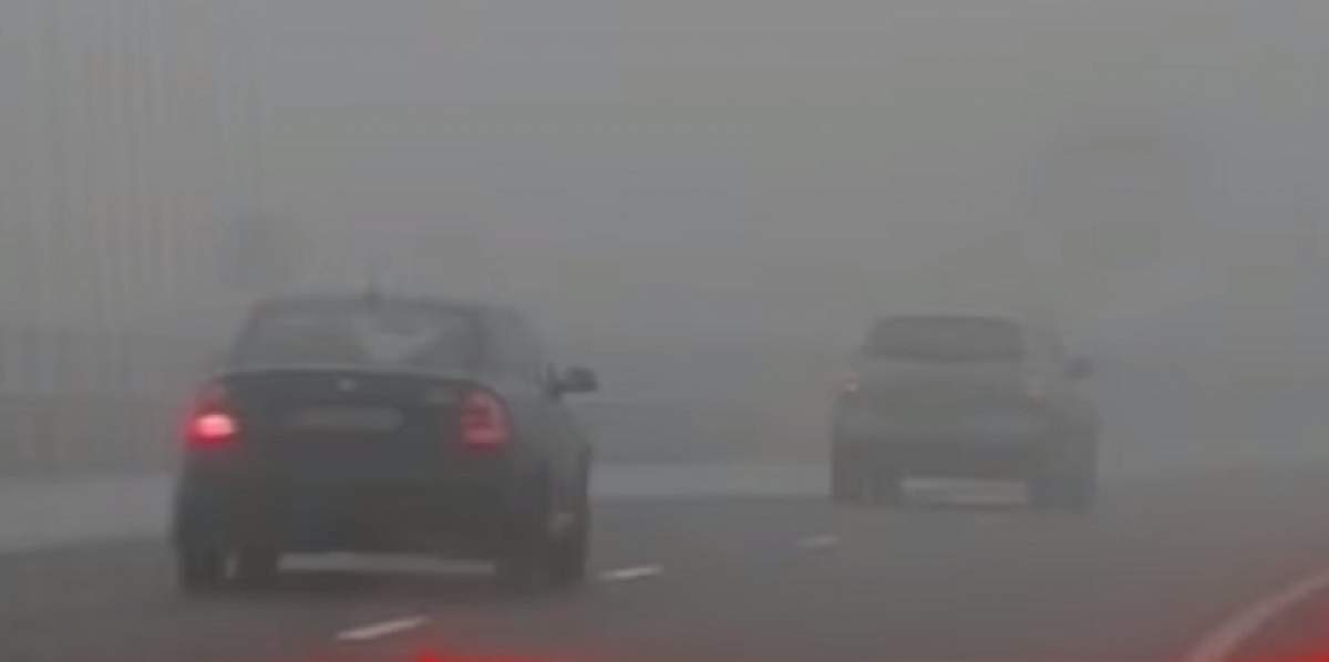 Atenţie şoferi! Cod GALBEN de ceaţă în mai multe judeţe din ţară. Traficul se desfăşoară îngreunat!