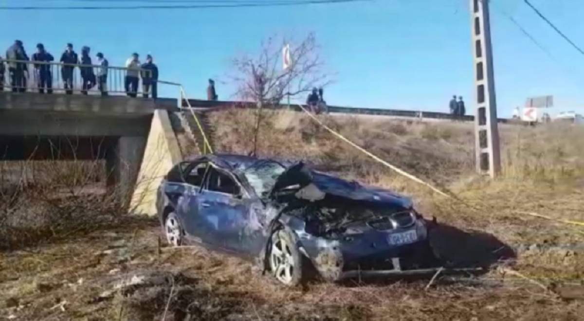 FOTO / Accident grav în Tulcea! Medicii se luptă să salveze doi tineri care au sărit cu mașina de pe un pod