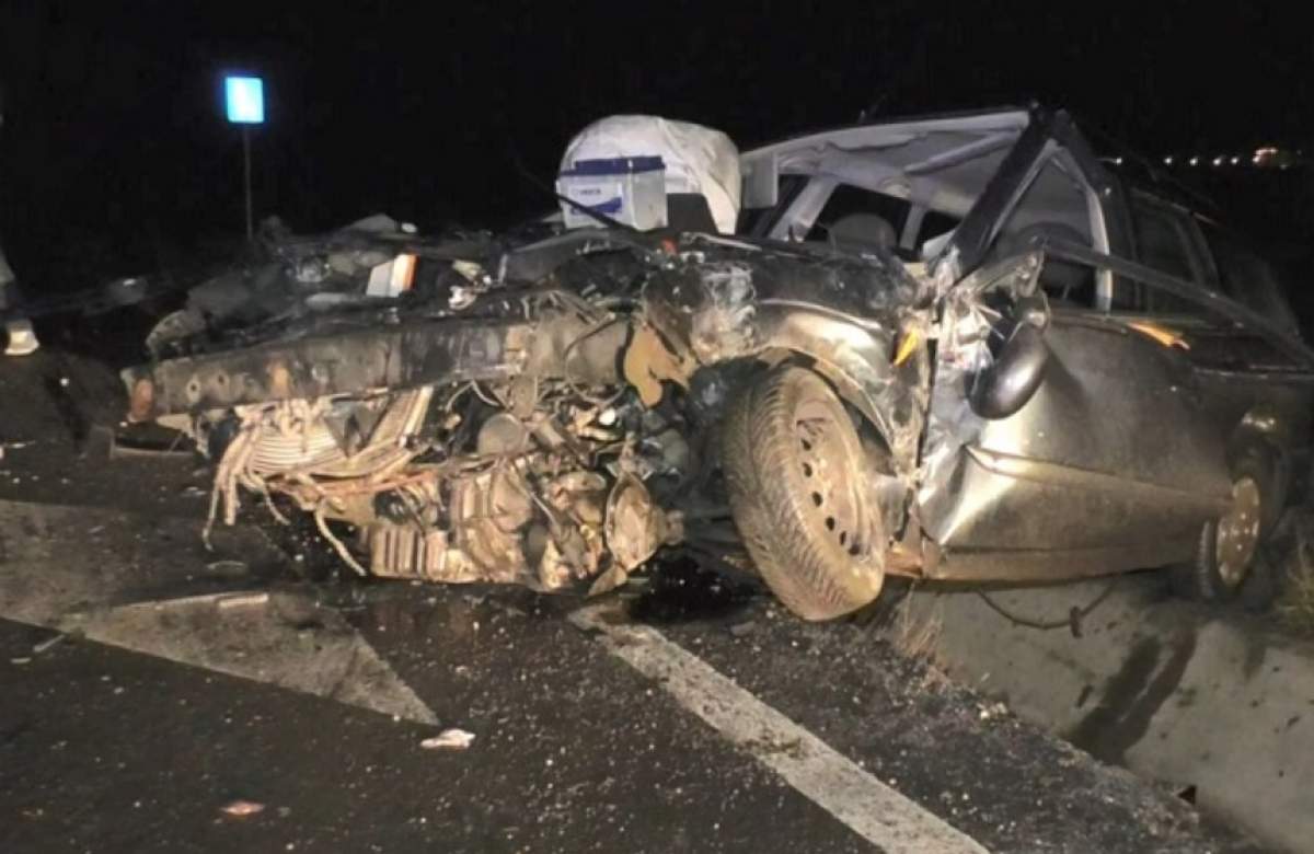 FOTO / Şofer aruncat prin parbriz, după ce s-a izbit cu maşina de un autocar! Imagini şocante