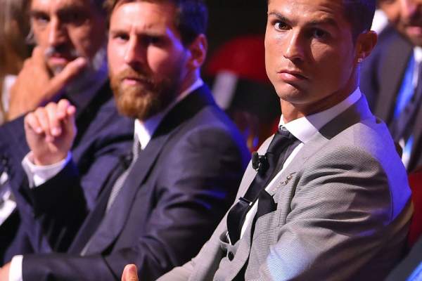 Un puşti de 19 ani le dă clasă lui Messi şi lui Cristiano Ronaldo! E cel mai bogat fotbalist din lume!