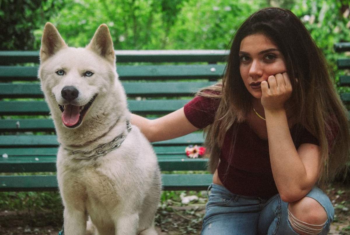 VIDEO / Vloggeriţă celebră, victima unui taximetrist pervers!