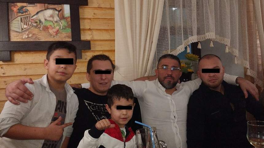 FOTO EXCLUSIV / Petrecere URIAȘĂ în lumea interlopă! Nimeni nu a avut curajul să comenteze în fața NAȘULUI. IMAGINI pe care n-o să le puteti refuza...