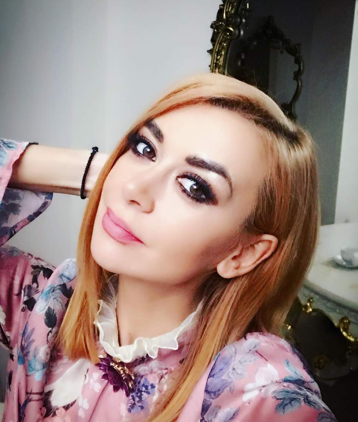 Denisa Tănase, nou an, nouă relație, nou look! "Raluca, păzea! Nu mai ești singura blondă din Bambi"