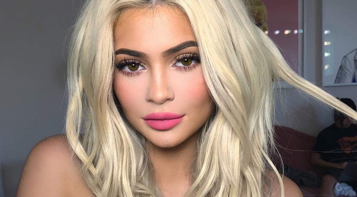 FOTO / „Minunea” a ținut doar trei luni! Kylie Jenner și-a umflat din nou buzele