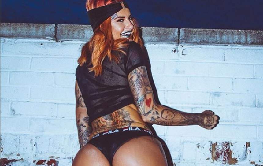 FOTO / S-a pozat sexy, iar în prim plan au fost sânii! Jemma Lucy a încins termometrele