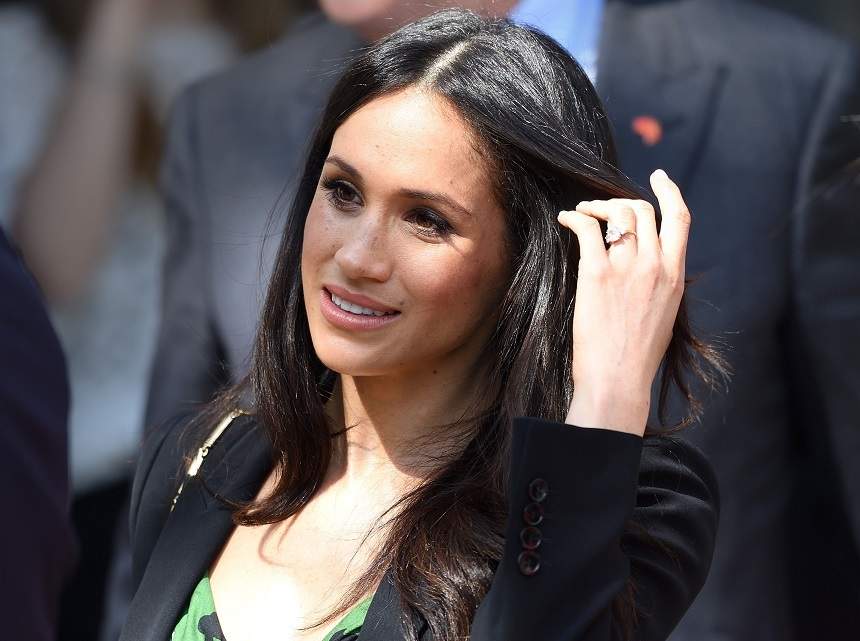 Panică la Casa Regală! Avionul cu care zburau Meghan Markle şi Prinţul Harry a fost lovit de un fulger