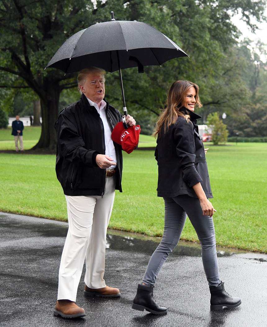 FOTO / Donald Trump, gafă de proporții, sub ochii soției sale! Cum s-a comportat cu prima doamnă a SUA, de față cu toată lumea