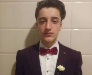 Răsturnare de situaţie în cazul elevului de 17 ani care s-a spânzurat în Botoşani. Ce spun părinţii despre tragedie!