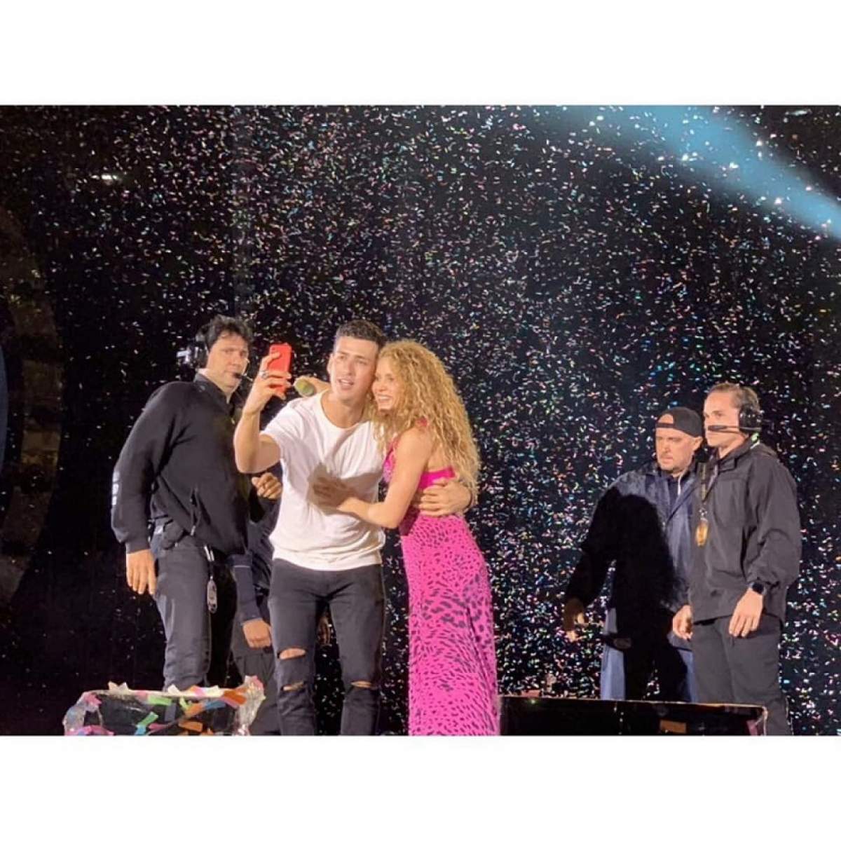 FOTO / Shakira a lăsat pe toată lumea cu gura căscată în timpul concertului. Ce a putut face artista