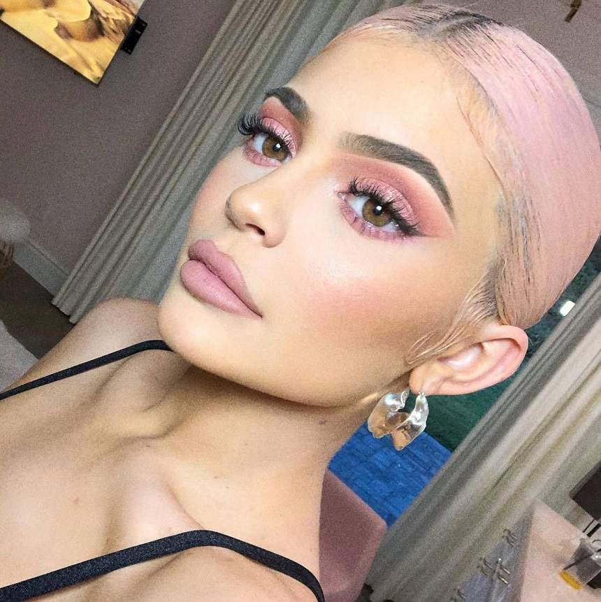 Căsătorie secretă în clanul Kardashian? Detaliul care i-a dat de gol pe Kylie Jenner şi Travis Scott