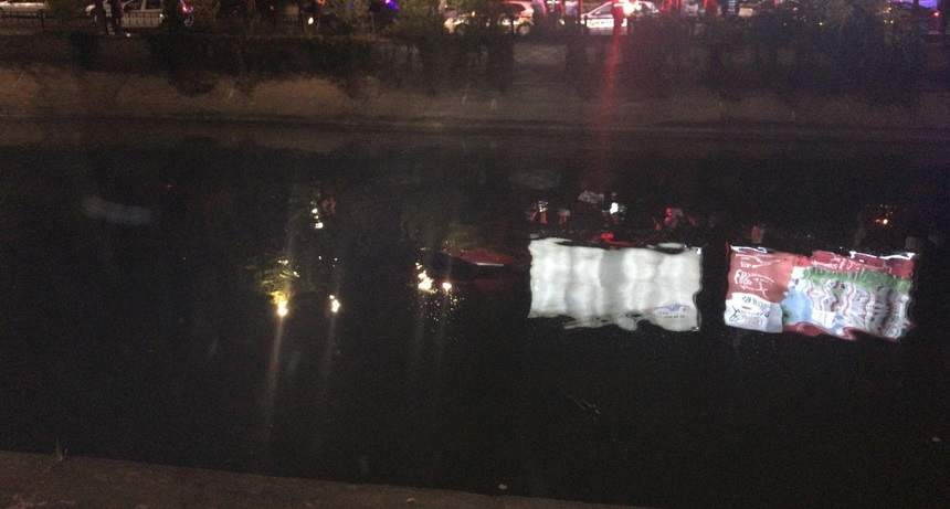 Accident în Bucureşti! O maşină a căzut în Dâmboviţa