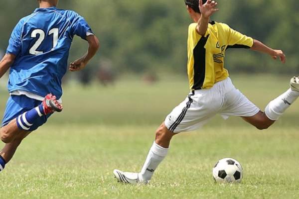 Generaţia de aur a fotbalului românesc este în doliu! A murit atacantul Moldovan