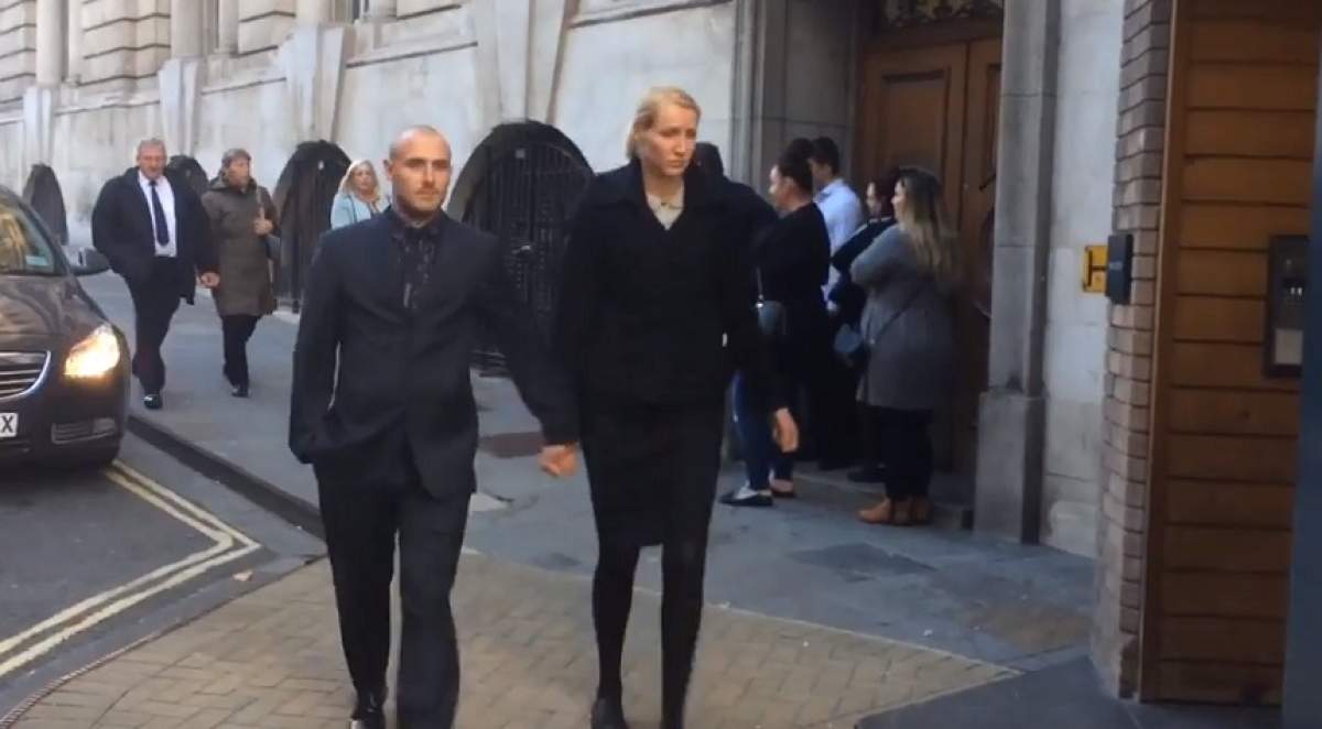 Profesoara l-a invitat în toaletă şi a făcut sex cu el. La scurt timp, elevul de 16 ani a trăit şocul vieţii. Ce i-a spus profa