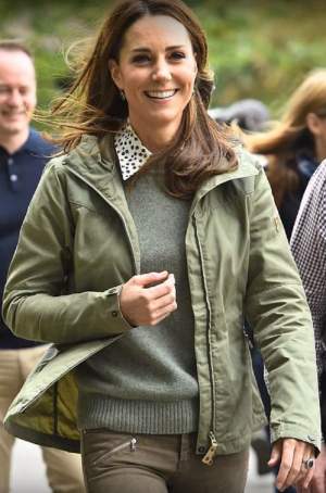Kate Middleton și-a încheiat concediul de maternitate. Ce au observat oamenii la prima vizită oficială, de după naștere