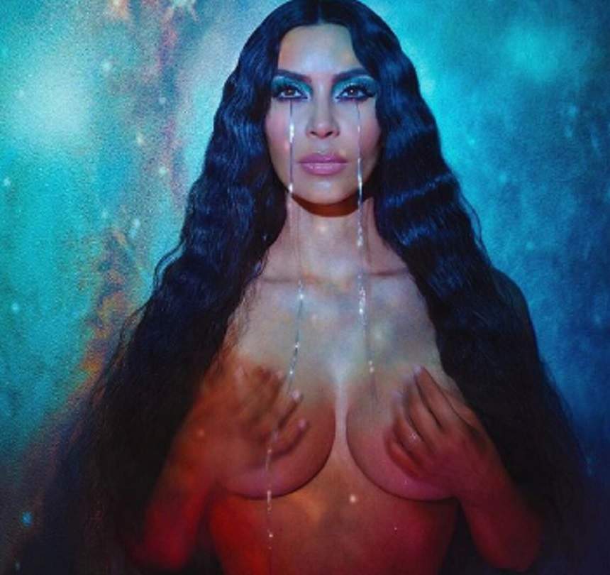 Sexy și dezlănțuită în pictoriale, cumințică în pat. Kim Kardashian: "Sunt conservatoare"