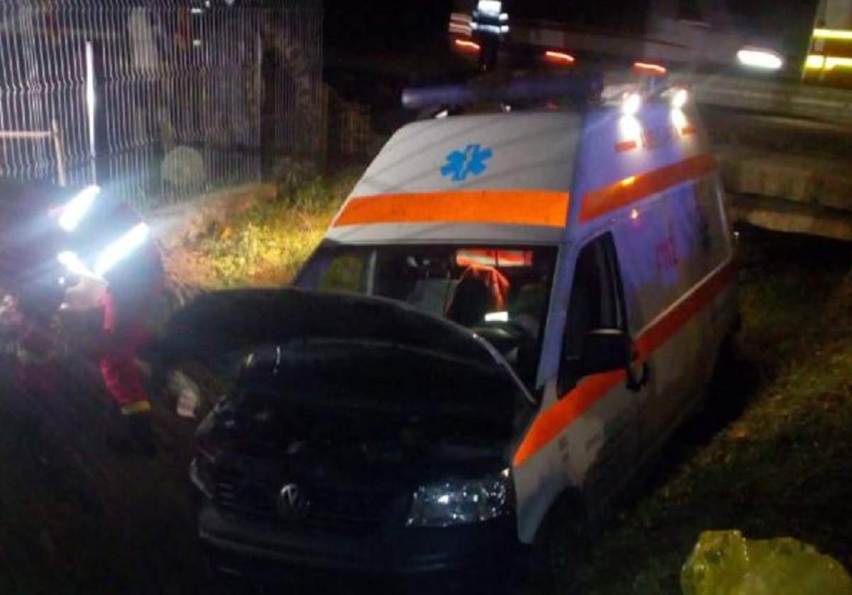 Accident grav în Sălaj! Pacienta transportată de o ambulanță a murit