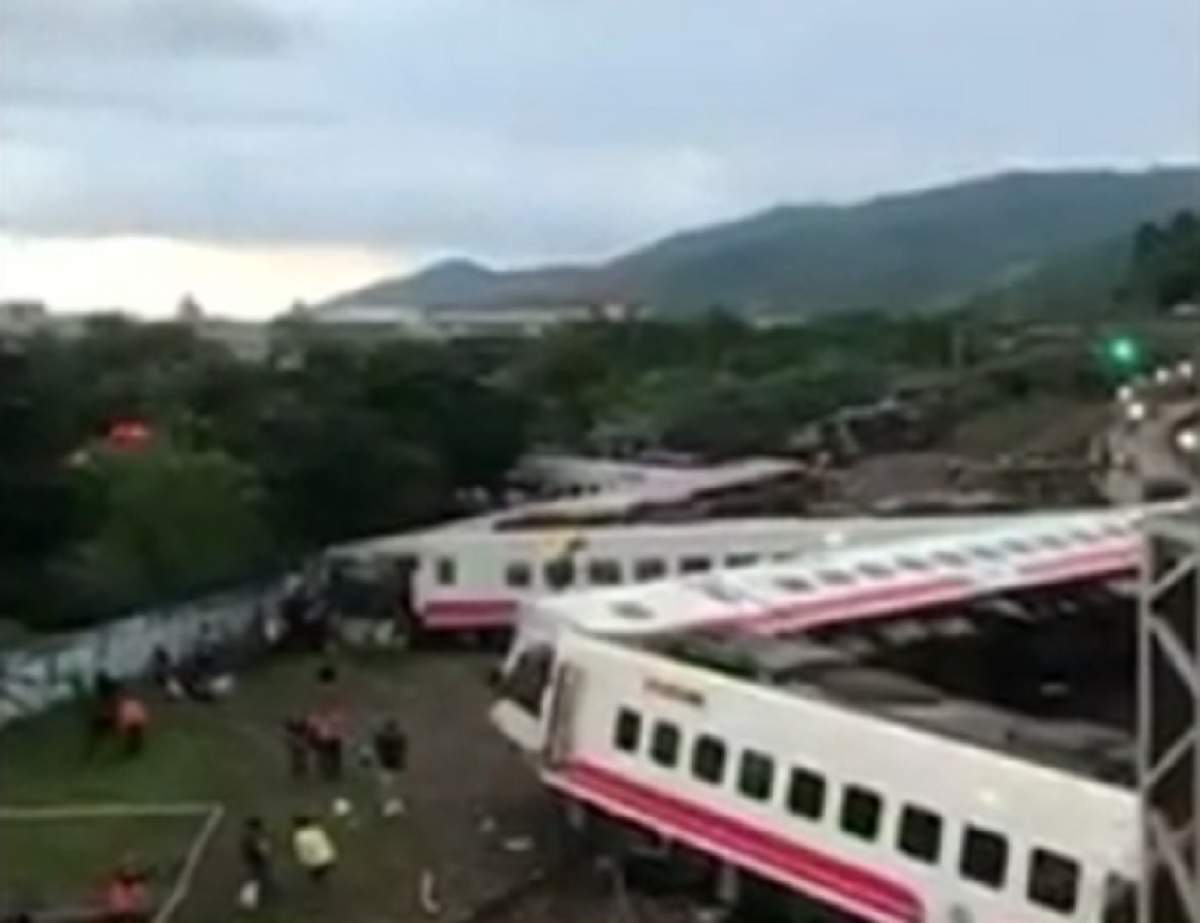 Accident deosebit de grav! Un tren a deraiat, iar zeci de oameni au murit