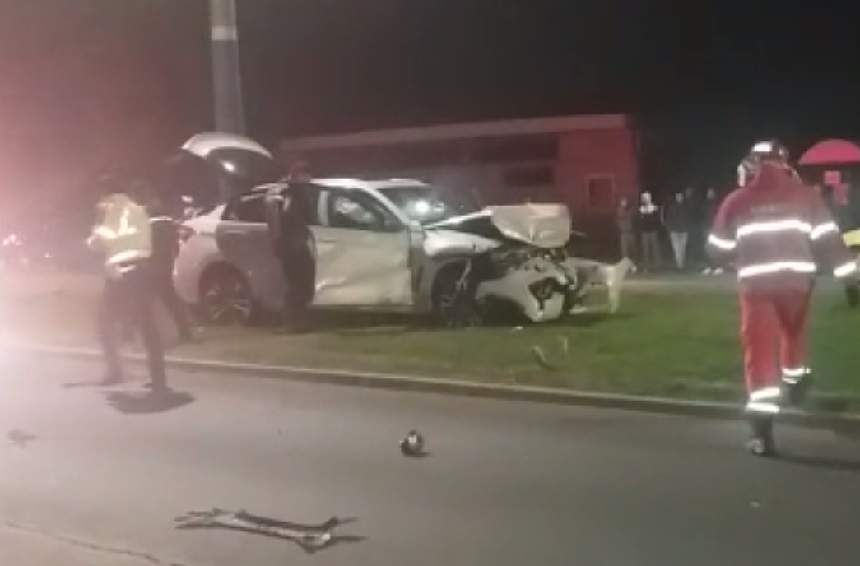 FOTO / Accident foarte grav în Craiova! Două maşini s-au ciocnit puternic