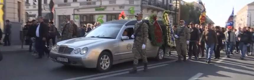 UPDATE / Ilie Balaci, condus astăzi pe ultimul drum. Imagini tulburătoare de la cimitir!