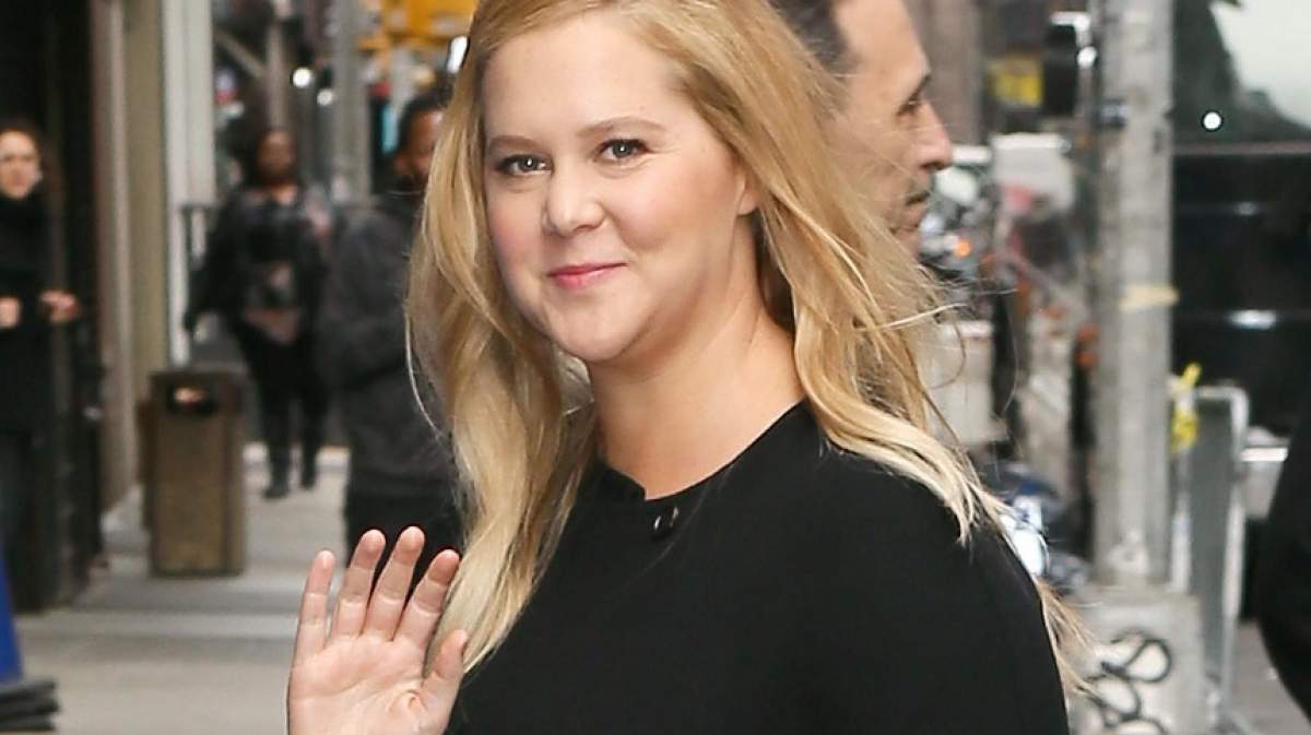 Amy Schumer este însărcinată cu primul ei copil! A dat vestea într-un mod inedit