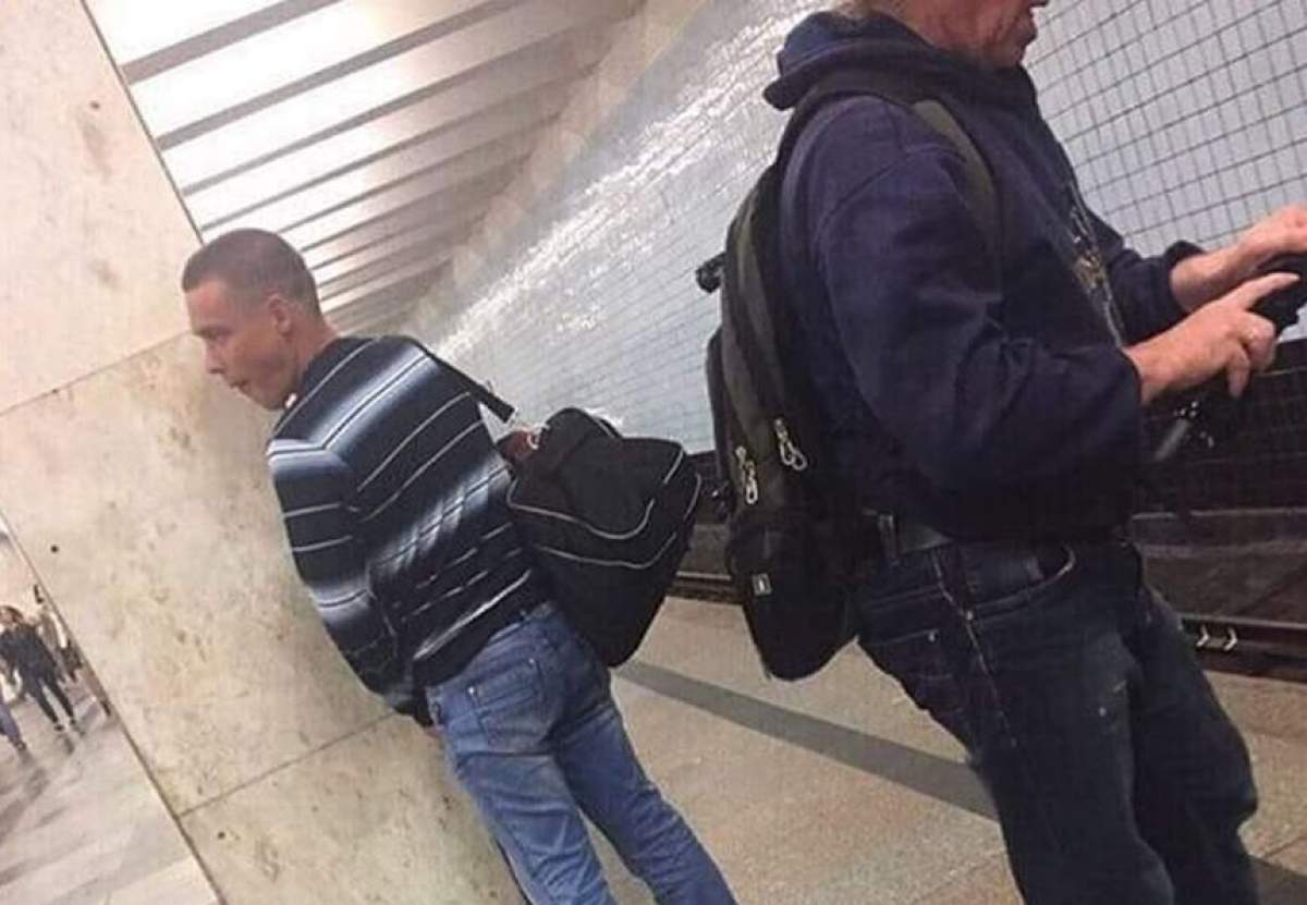 FOTO / Un tânăr s-a urinat la metrou, de faţă cu toată lumea. Cum au reacţionat călătorii!