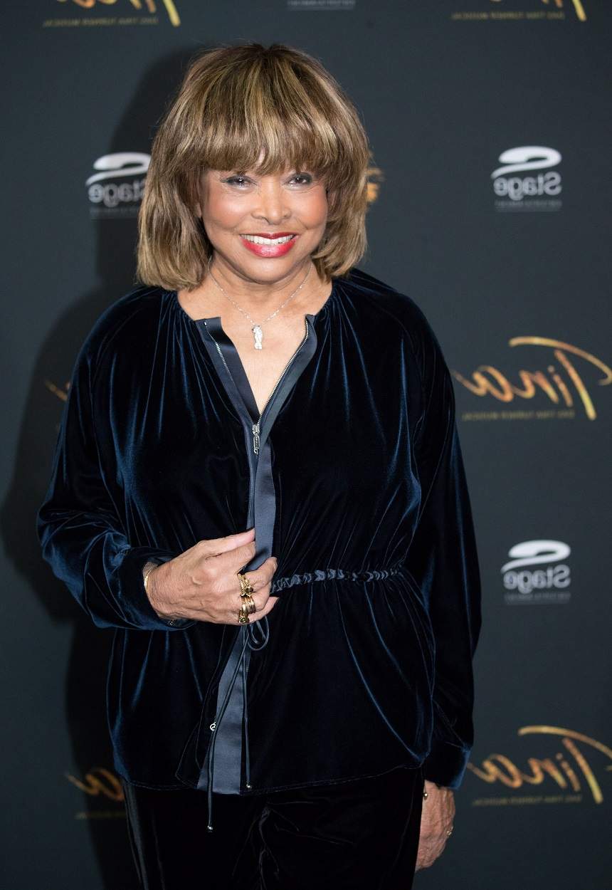 FOTO / Tina Turner, apariție de senzație la aproape 80 de ani! Plină de energie și cu zâmbetul pe buze, i-a făcut pe toți să-și întoarcă privirea