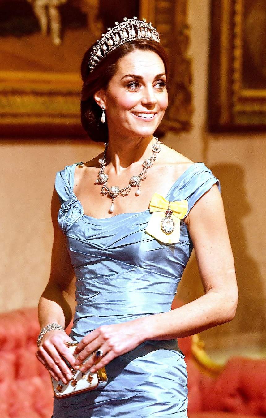 FOTO / Kate Middleton, criticată pentru „cea mai urâtă rochie vreodată”. Ducesa de Cambridge și-a lăsat fanii muți cu alegerea vestimentară