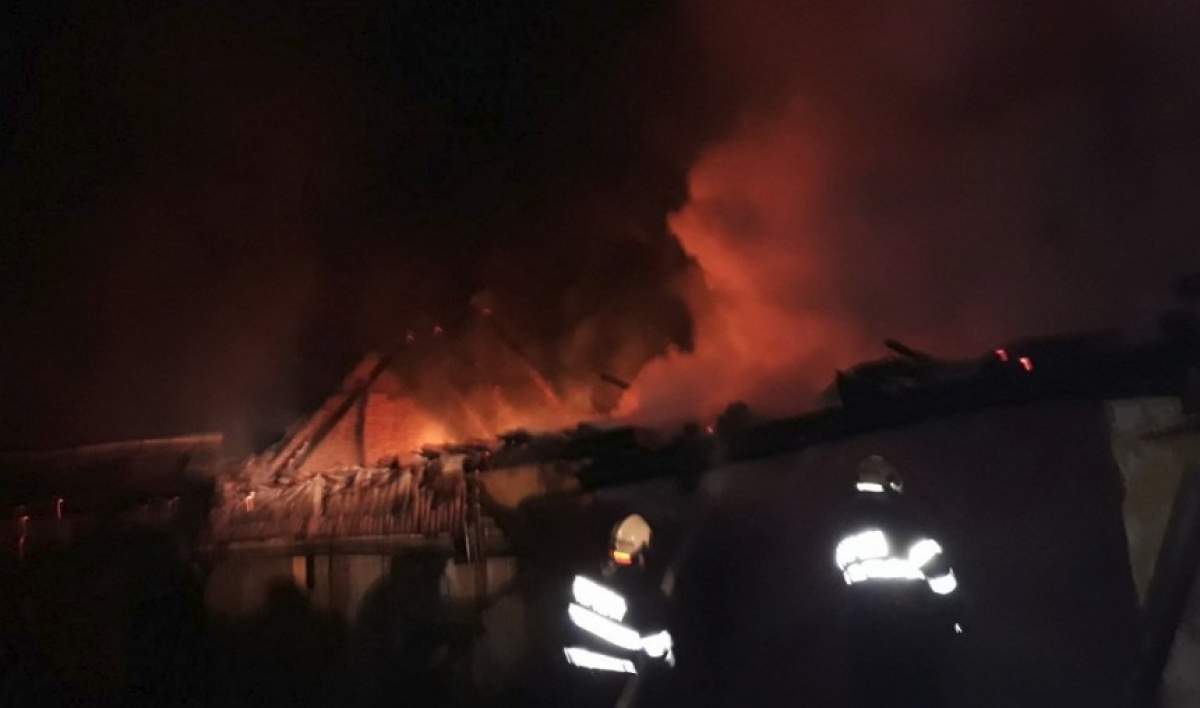 Incendiu puternic în Sibiu! Sunt şase victime, printre care şi trei copii